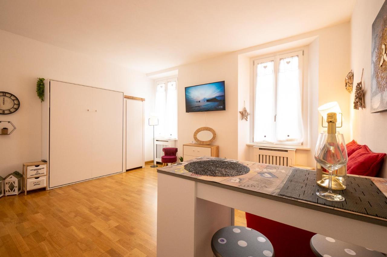Portatorre Suite, A Charming Apartment In The Heart Of Como, Free Private Parking, Air Conditioning & More! Eksteriør billede