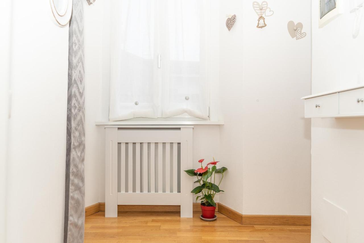 Portatorre Suite, A Charming Apartment In The Heart Of Como, Free Private Parking, Air Conditioning & More! Eksteriør billede