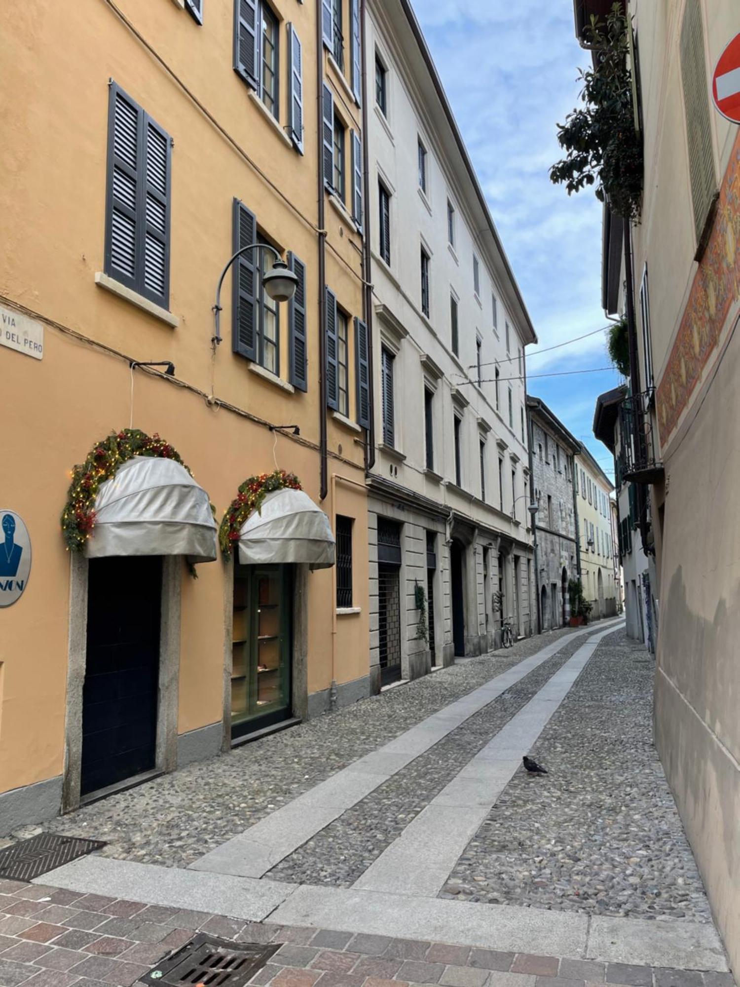Portatorre Suite, A Charming Apartment In The Heart Of Como, Free Private Parking, Air Conditioning & More! Eksteriør billede